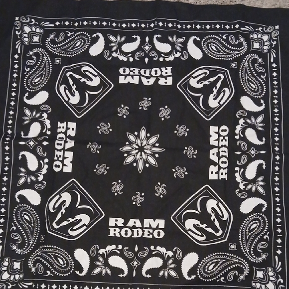 Dodge Ram Rodeo Logo 2 Black and 1 White Scarf - Picture 3 of 4